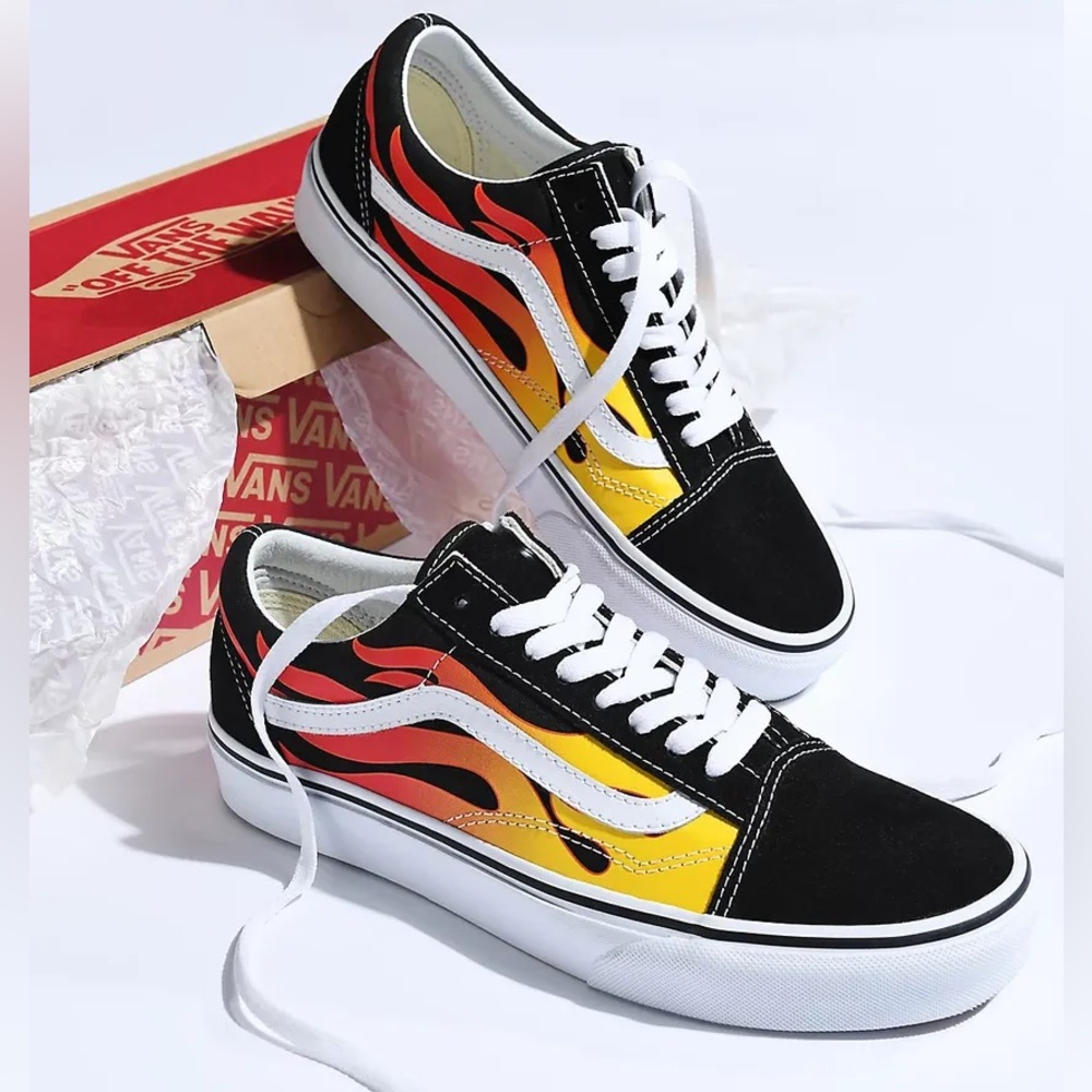 VANS Old Skool Flame Sneakers size 6 woman/4.5 men